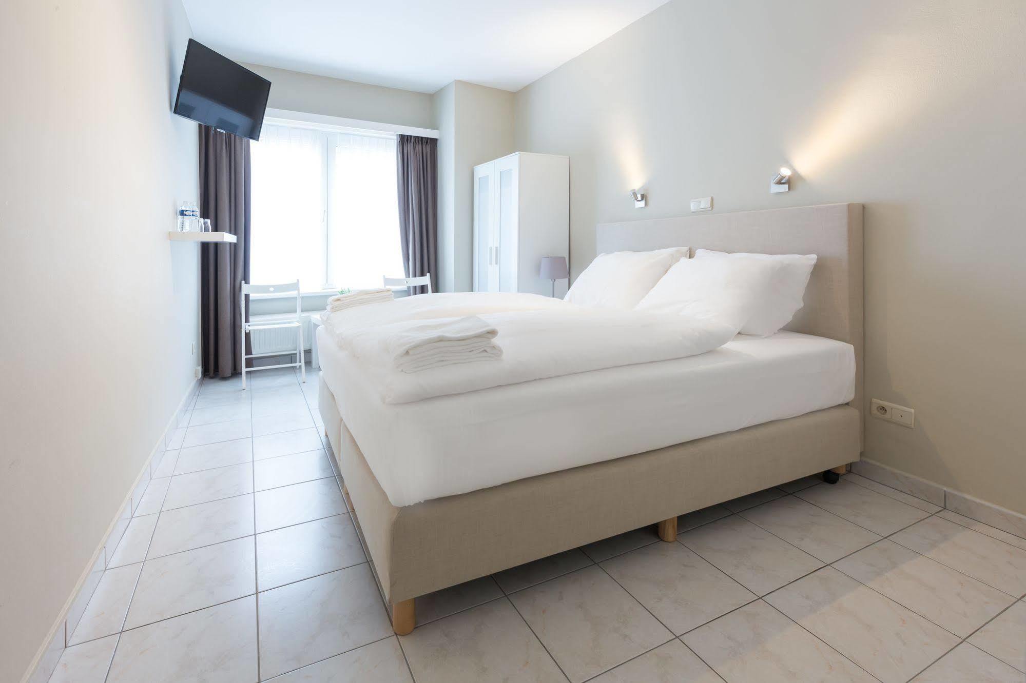 Hotel Franky บลังเคนเบอร์เก ภายนอก รูปภาพ