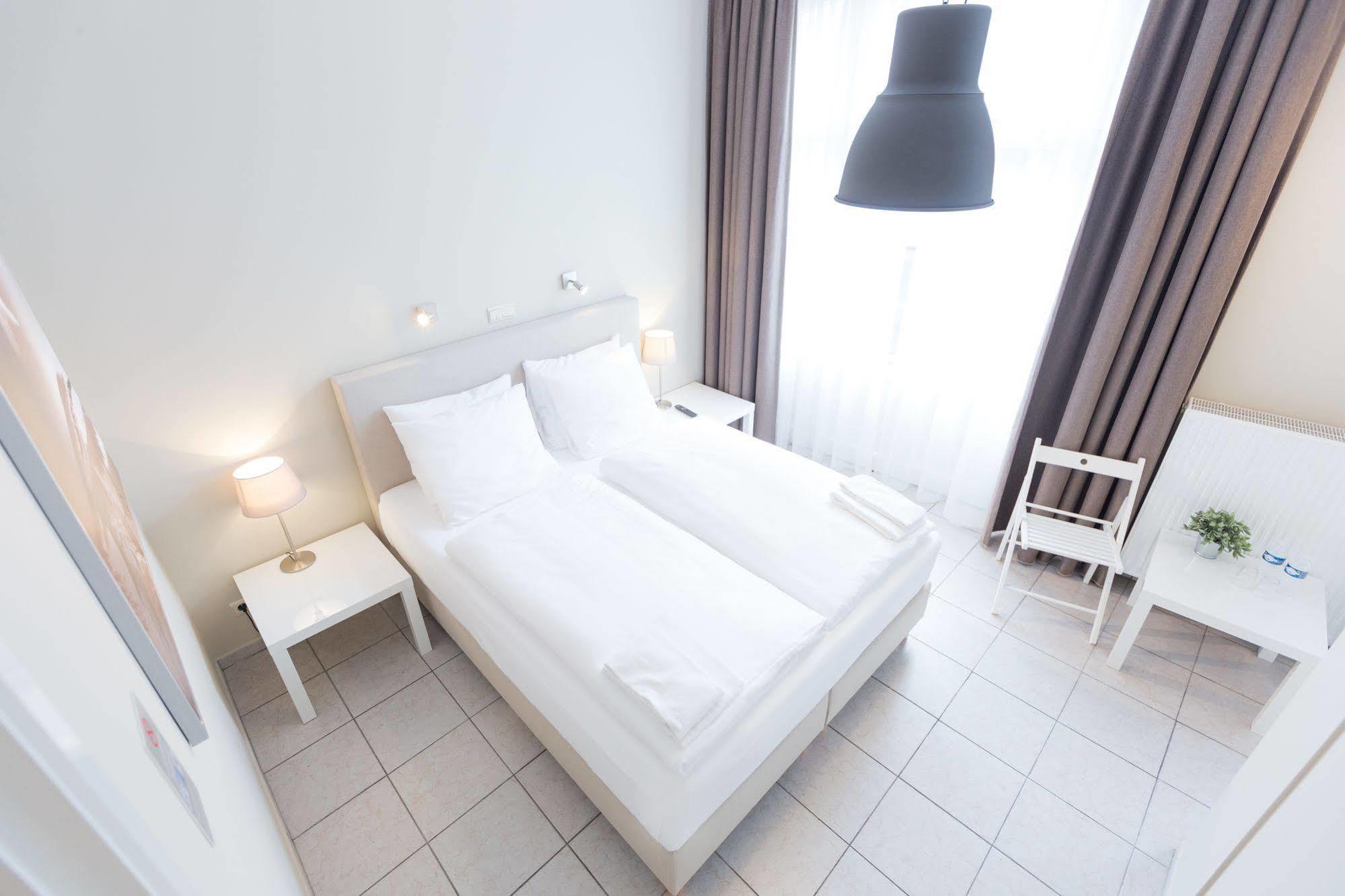 Hotel Franky บลังเคนเบอร์เก ภายนอก รูปภาพ