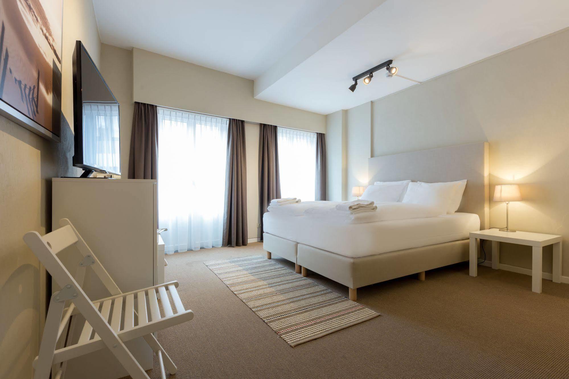 Hotel Franky บลังเคนเบอร์เก ภายนอก รูปภาพ