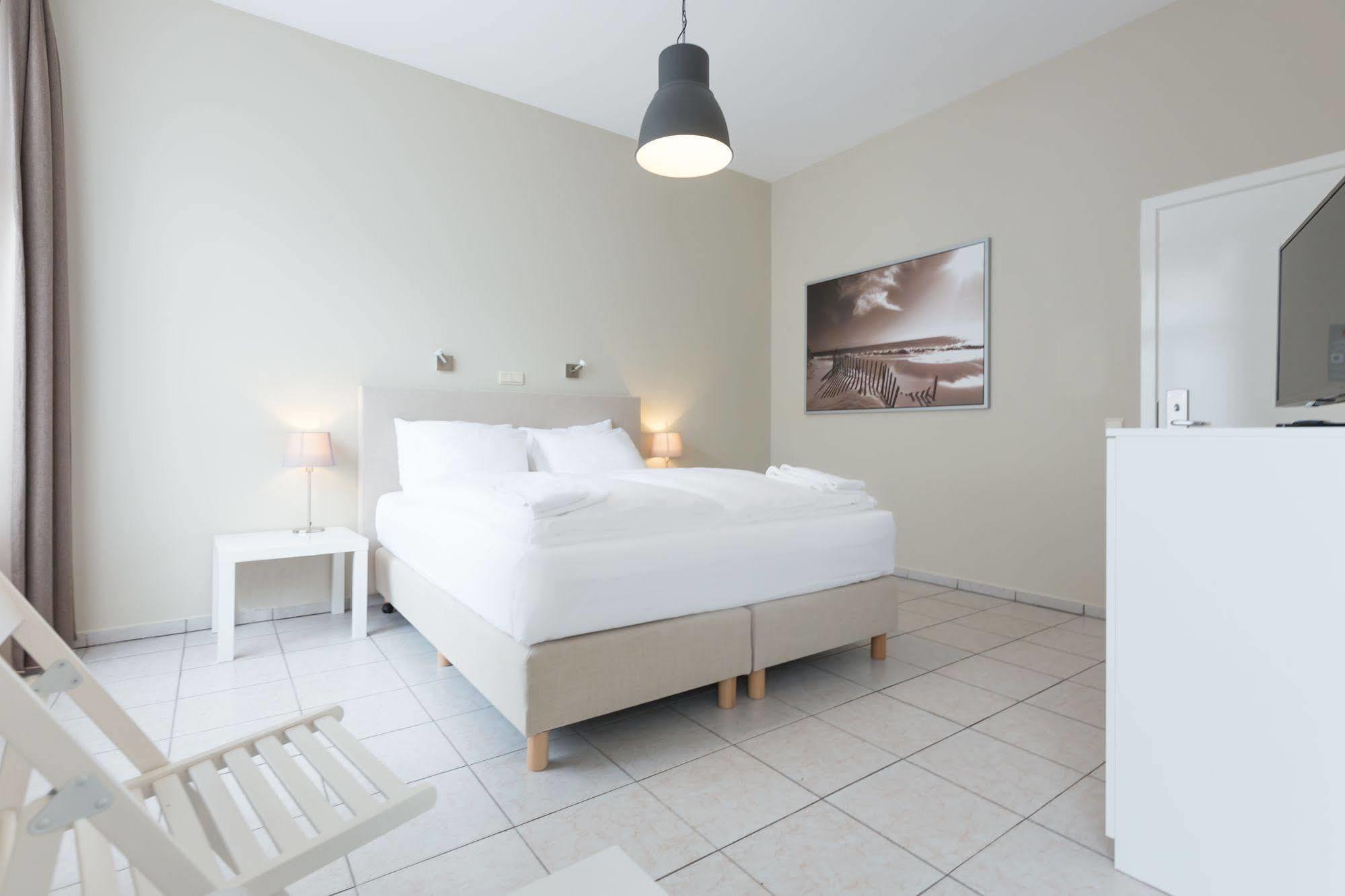 Hotel Franky บลังเคนเบอร์เก ภายนอก รูปภาพ